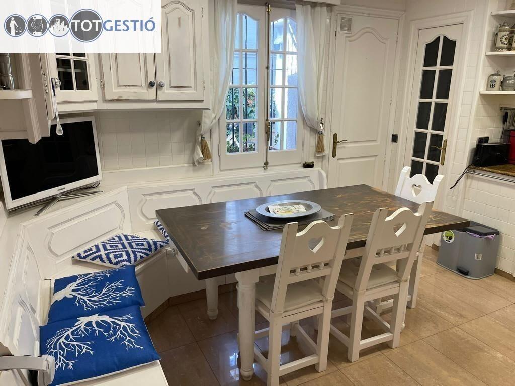 Chalet en venta en situacion privilegiada cerca del mar en Platja D’Aro – v-20180