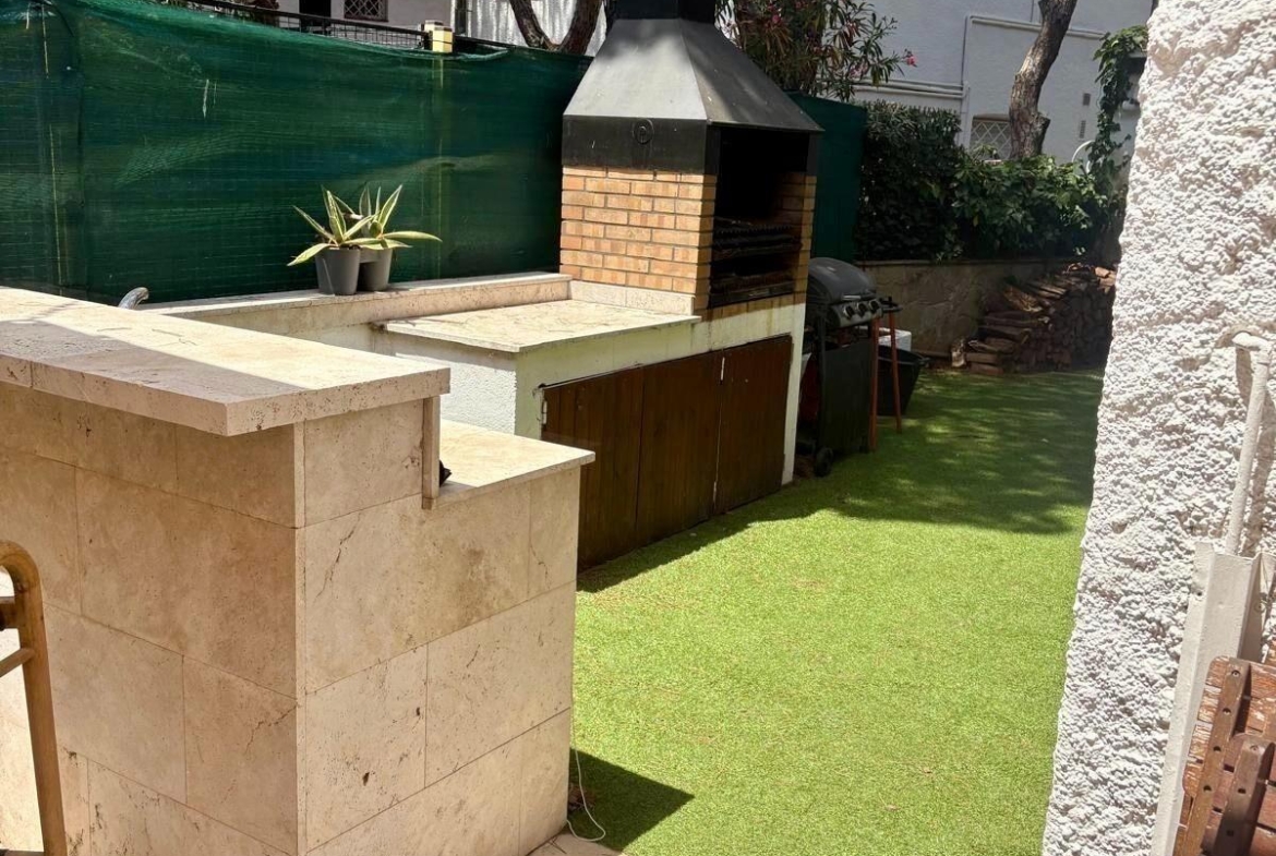 Chalet en venta en situacion privilegiada cerca del mar en Platja D’Aro – v-20180