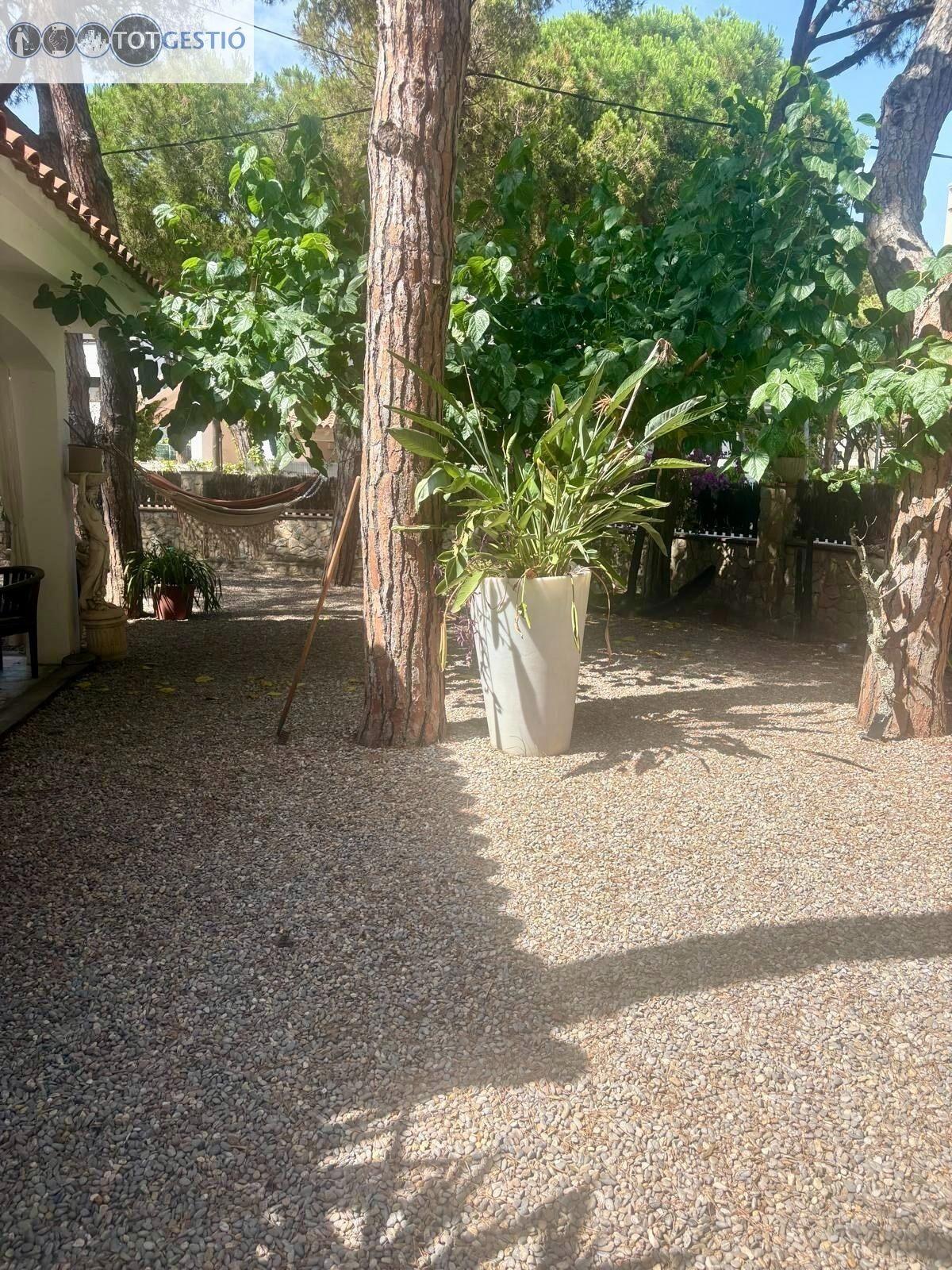 Chalet en venta en situacion privilegiada cerca del mar en Platja D’Aro – v-20180