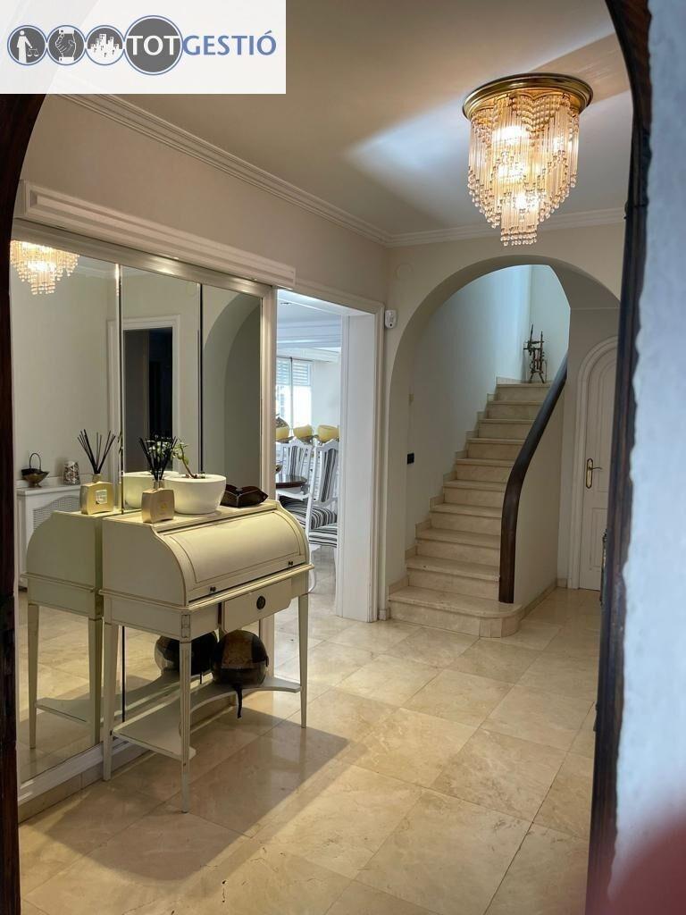 Chalet en venta en situacion privilegiada cerca del mar en Platja D’Aro – v-20180