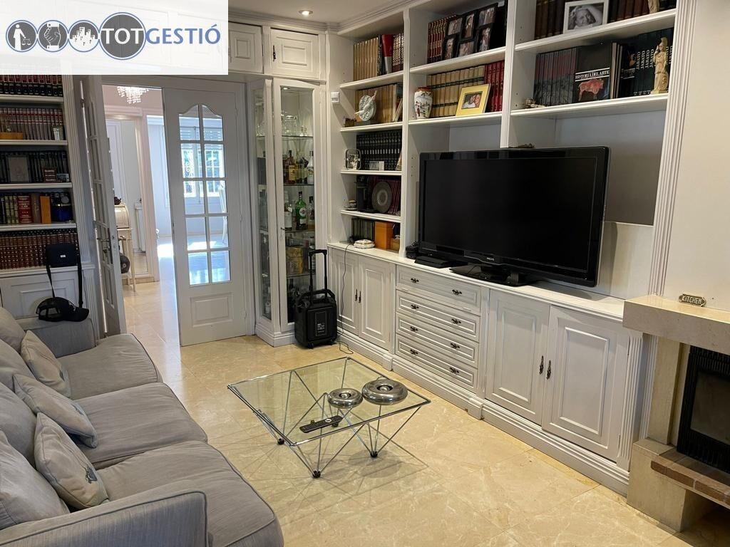Chalet en venta en situacion privilegiada cerca del mar en Platja D’Aro – v-20180
